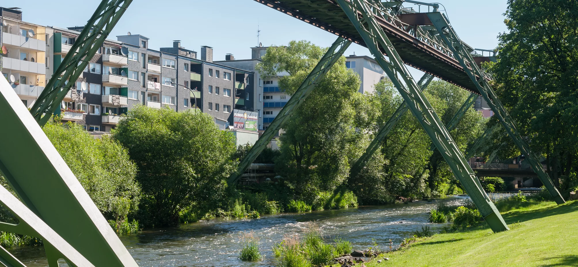 Oberbarmen – wo die Schwebebahn endet, aber das echte Wuppertal beginnt